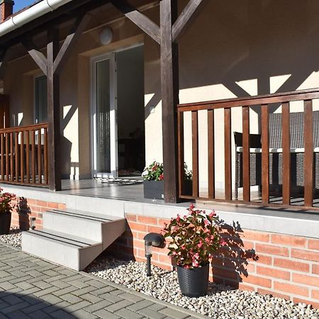 Livia Apartman Heviz Bagian luar foto