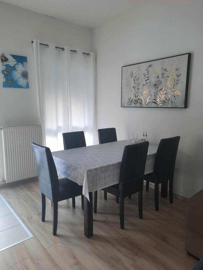Livia Apartman Heviz Bagian luar foto